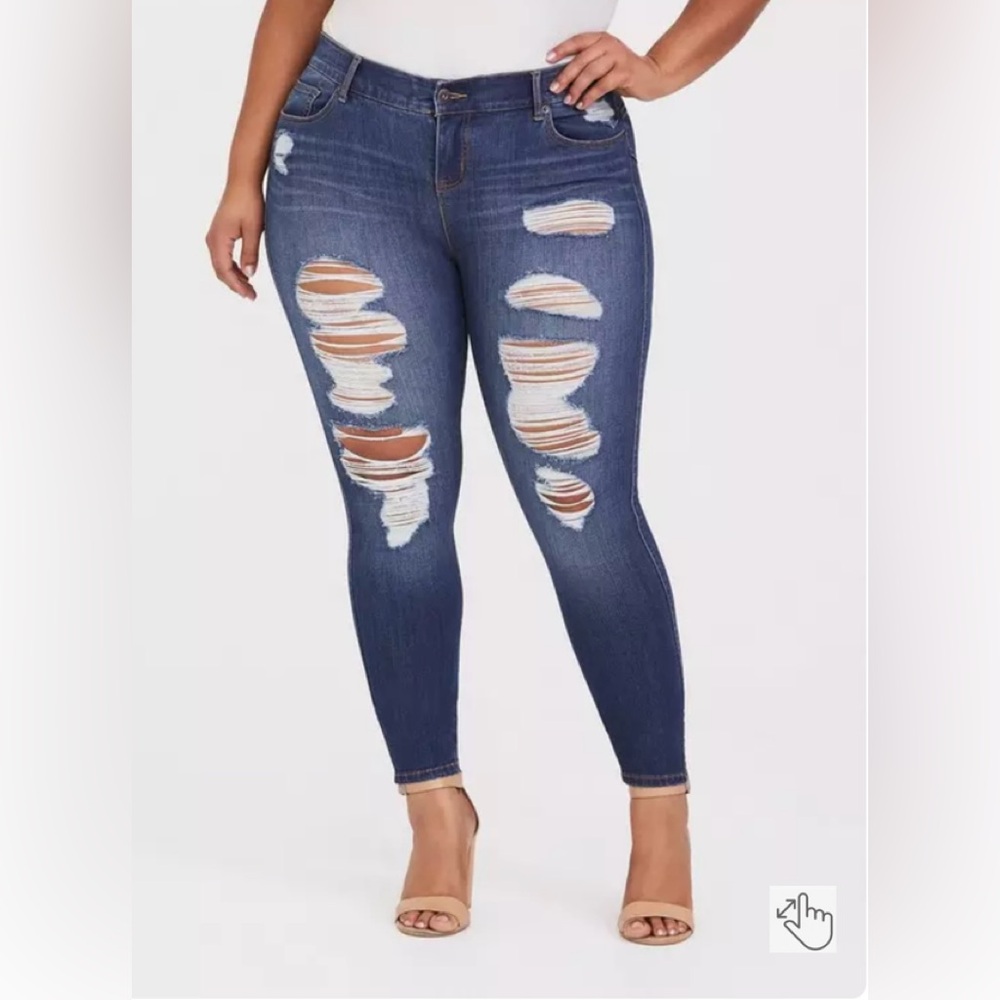 TORRID Bombshell Skinny Jean - Premium Stretch Medium Wash 20 T